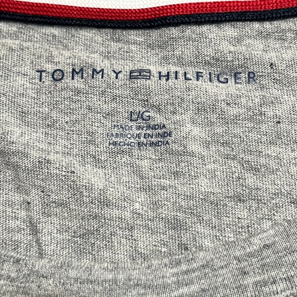 Tommy Hilfiger Heather Grey Heart Short Sleeve T Shirt Sz L - Picture 3 of 9
